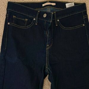 Levi’s dark blue shaping skinny jeans